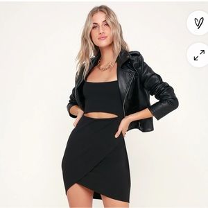 XS Lulu’s little black dress